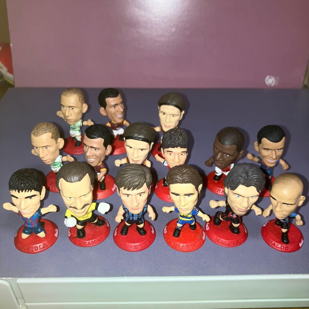サッカー選手フィギュア 12種15体セット - メルカリ