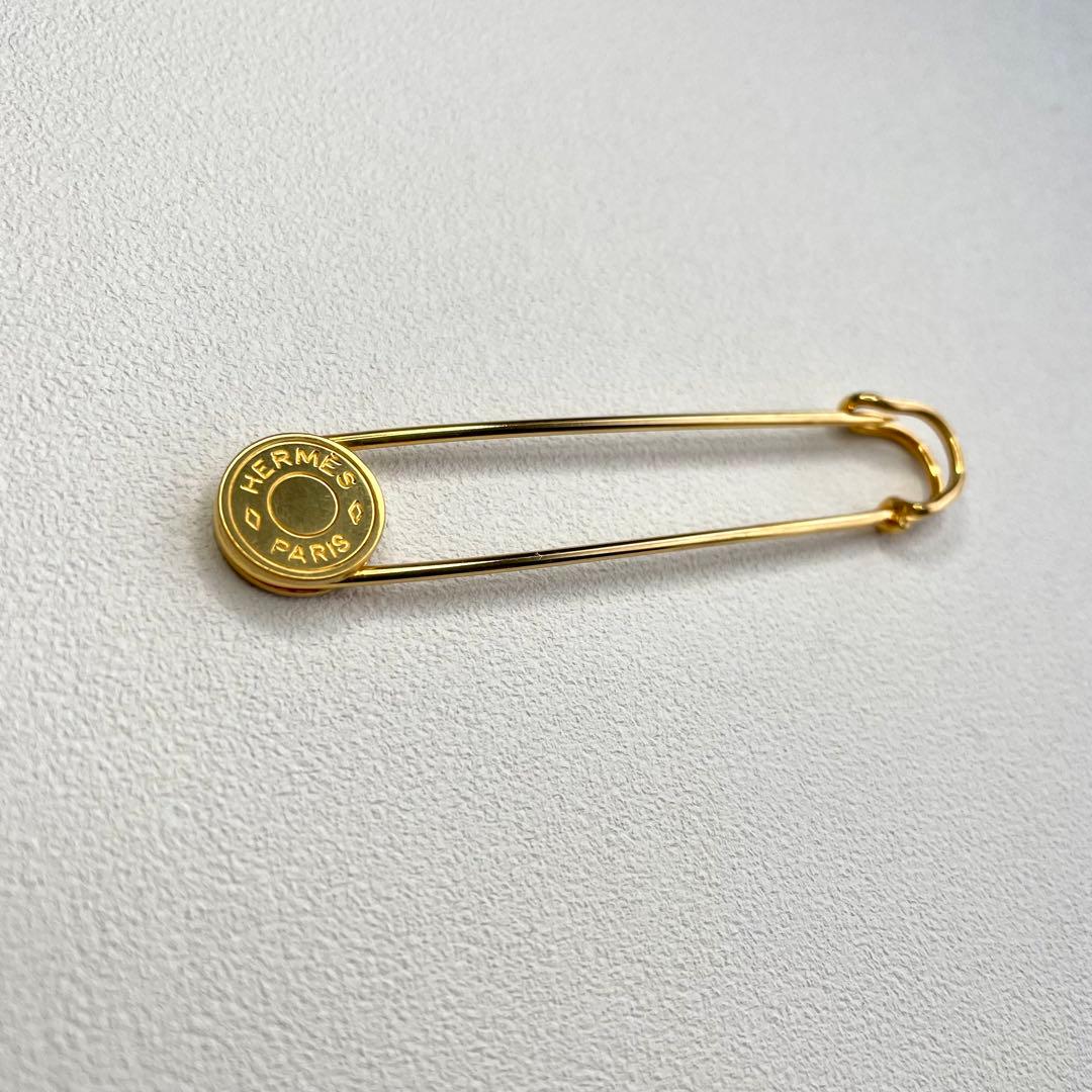 エルメス ピンブローチ セリエ ゴールド ユニセックス - メルカリ