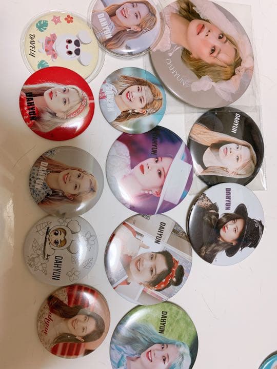 TWICE 缶バッジ ダヒョン TWICE ダヒョン 缶バッチ まとめ売り - メルカリ