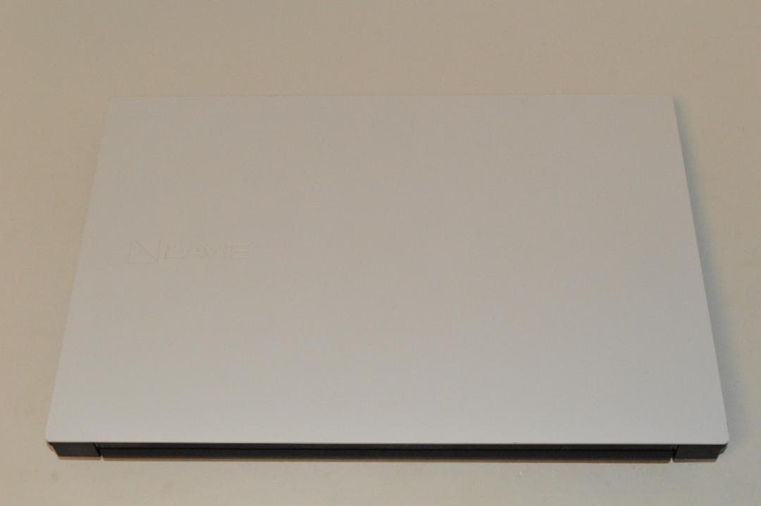 ホワイトLAVIE第8世代Corei7/32G/SSD500G/バッテリー良好 - Windows