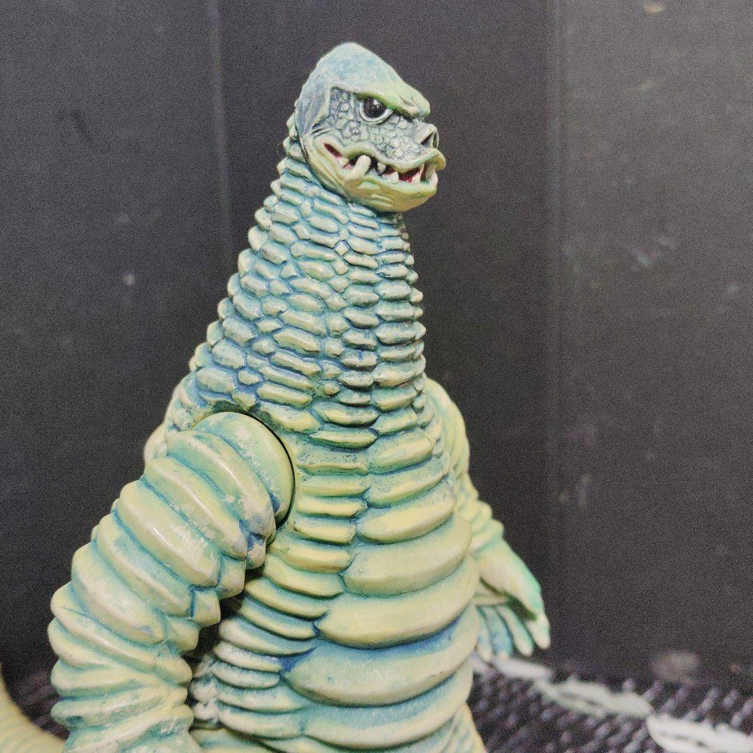 ウルトラ怪獣旧型ソフビシーボーズ.エレキング.レッドキング - メルカリ