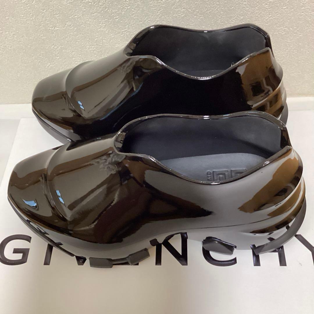 新品】GIVENCHY エナメルエフェクトスニーカー ジバンシー - メルカリ