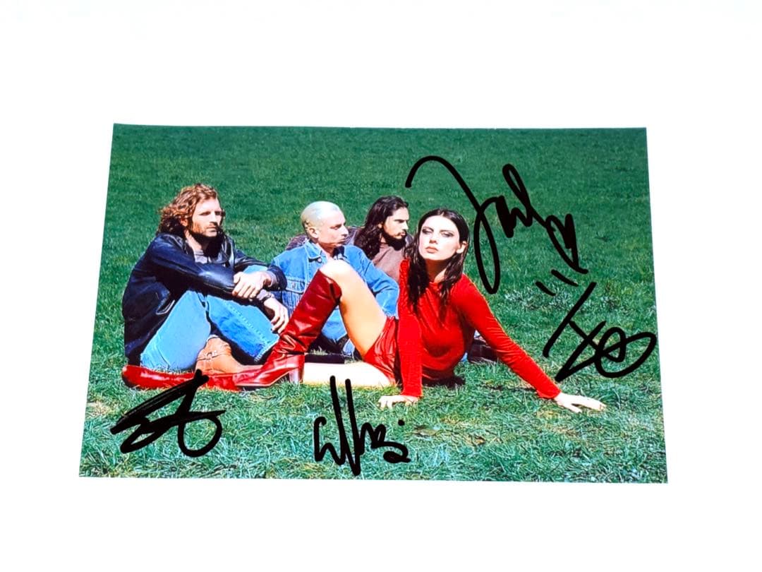 Wolf Alice 直筆サイン 写真 - メルカリ