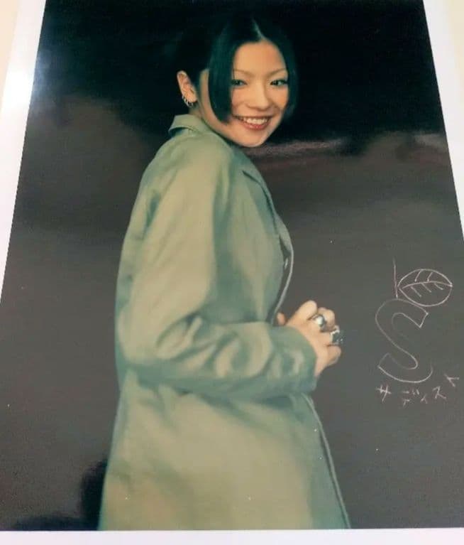 椎名林檎 直筆サイン入り特大ポラロイド写真 - メルカリ