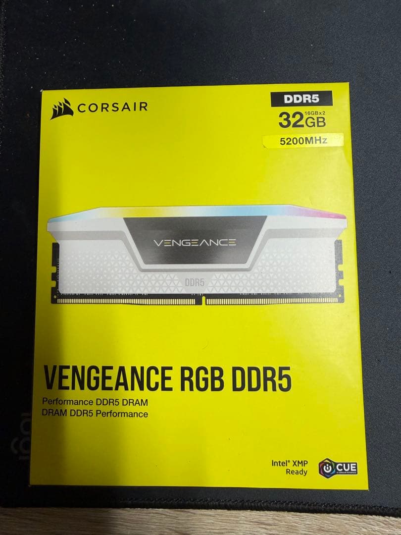 【箱付】Corsair DDR5 RGB 32GB(16x2) 5200 白 VENGEANCE® RGB 32GB (2x16GB) DDR5 DRAM 5200MHz C40 Memory Kit — White