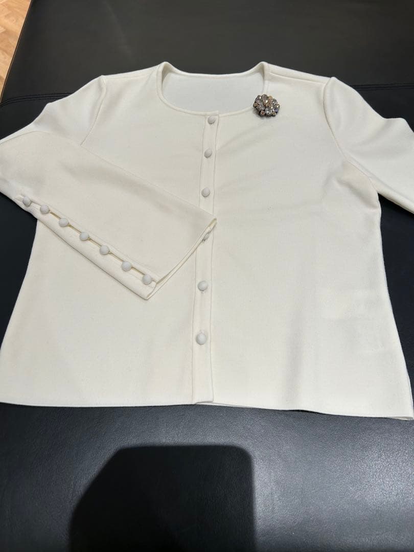 FOXEY2024♡ホワイト完売CARDIGAN \"CLOVER\"ノベルティ付き