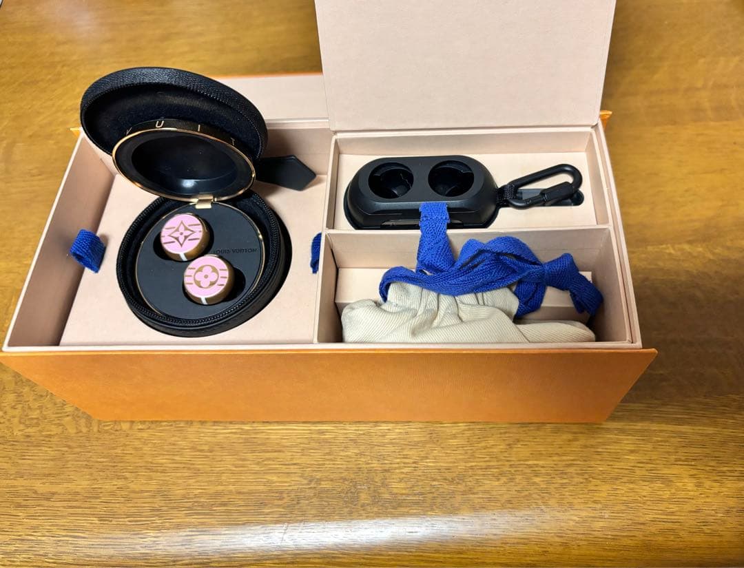 16日、17日限定価格 Louis Vuitton ワイヤレスイヤホン 60591-928-