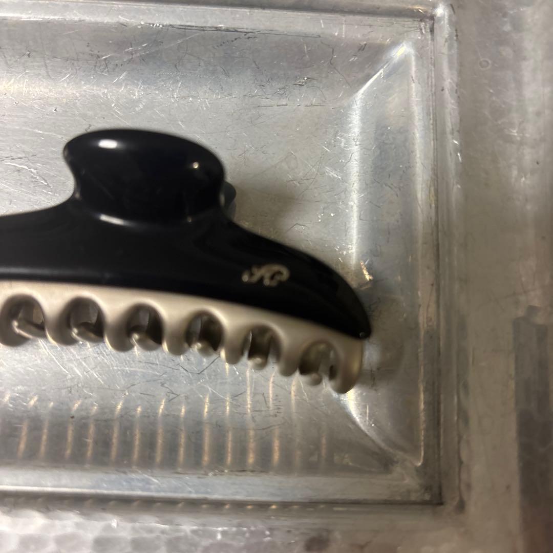 acca Mサイズ 黒 シルバー クリップヘアアクセサリー