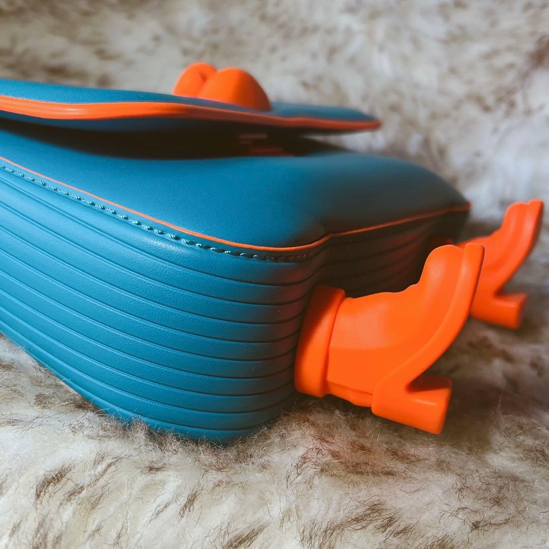 CHARLES & KEITH カリオペトップハンドルバッグ - メルカリ