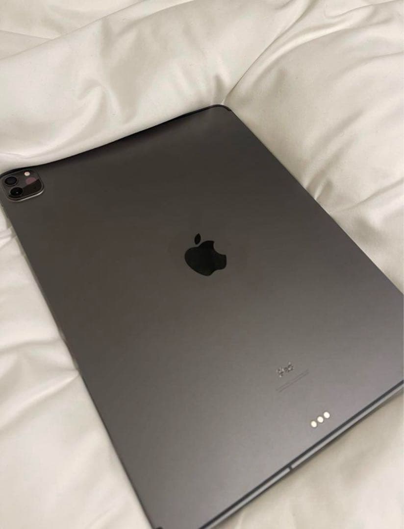 J*y様 iPad Pro Wi-Fi 128GB(12.9インチ)+キーボード 12.9インチiPad Pro（第6世代）用Magic Keyboard 日本語 キーボード一