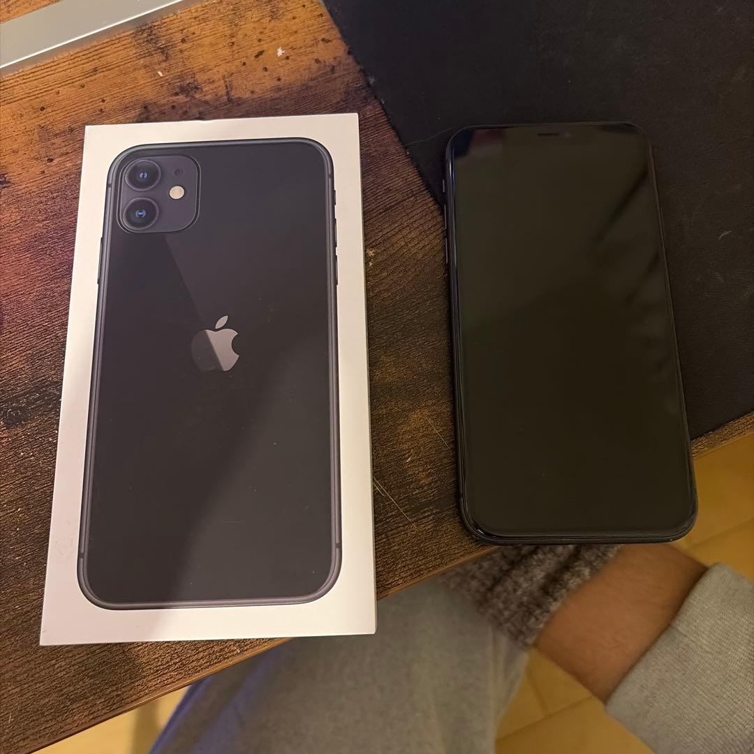Apple iPhone 11 ブラック 本体64gb Amazon.com: Apple iPhone 11 [64GB, Black] + Carrier Subscription