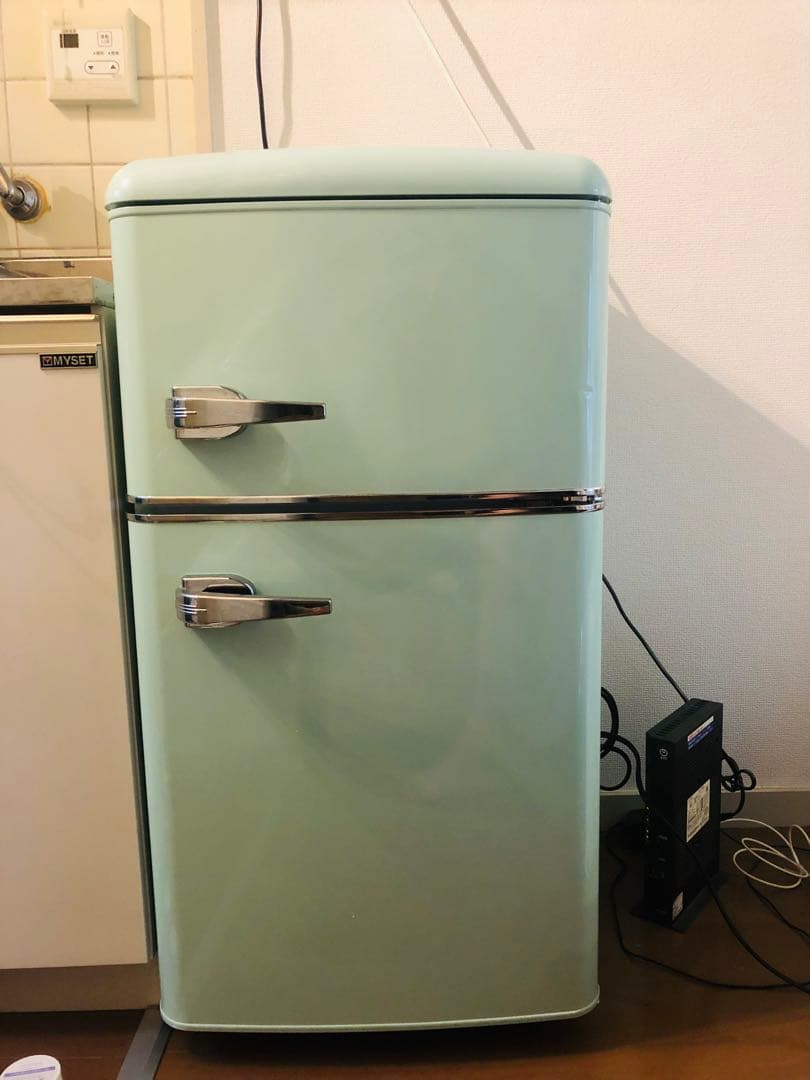アイリスオーヤマ エメラルドグリーン冷蔵庫 レトロ冷蔵庫 - メルカリ