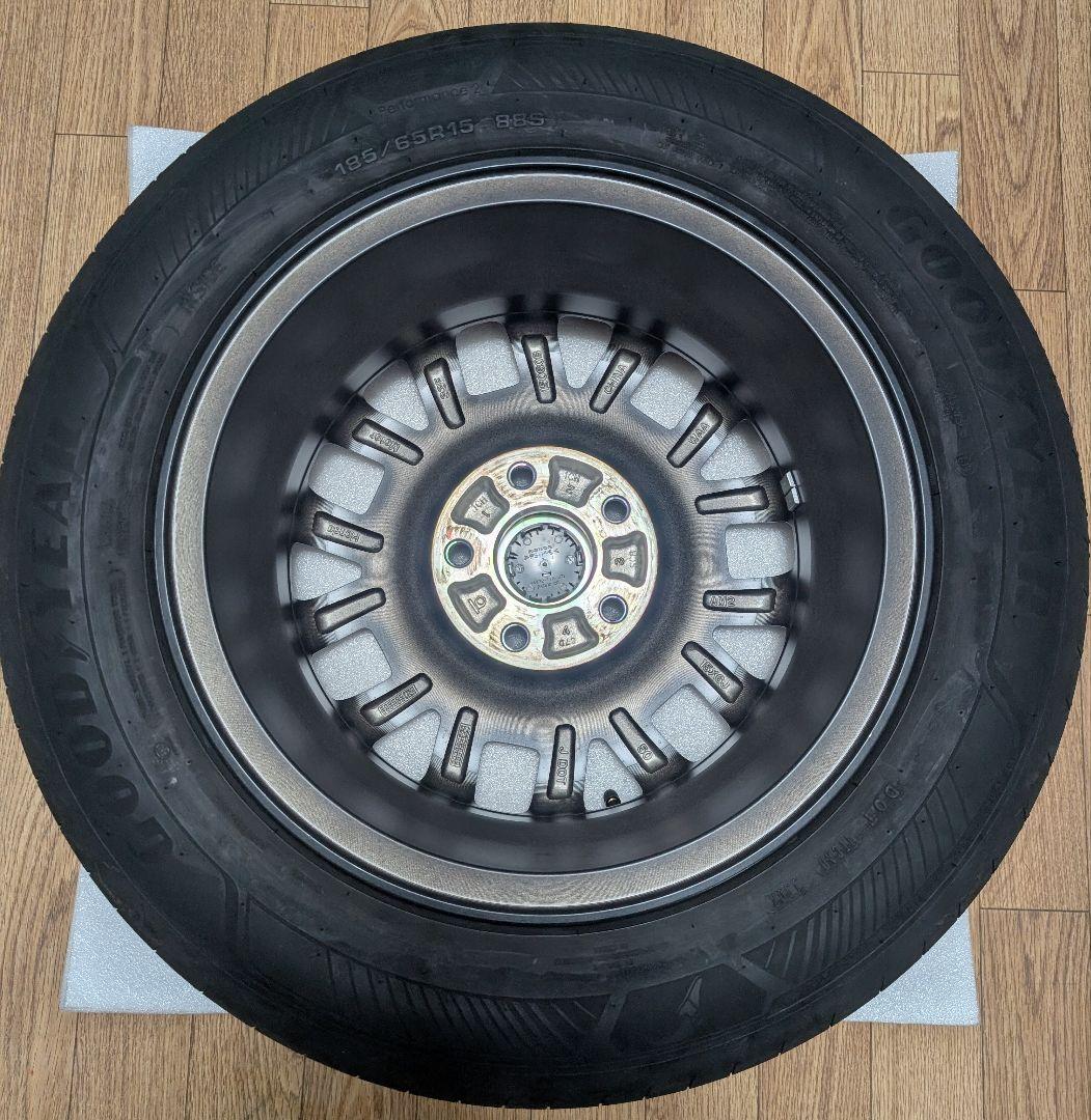 新品・未使用】新型フリードクロスター 純正アルミホイール タイヤ 1本