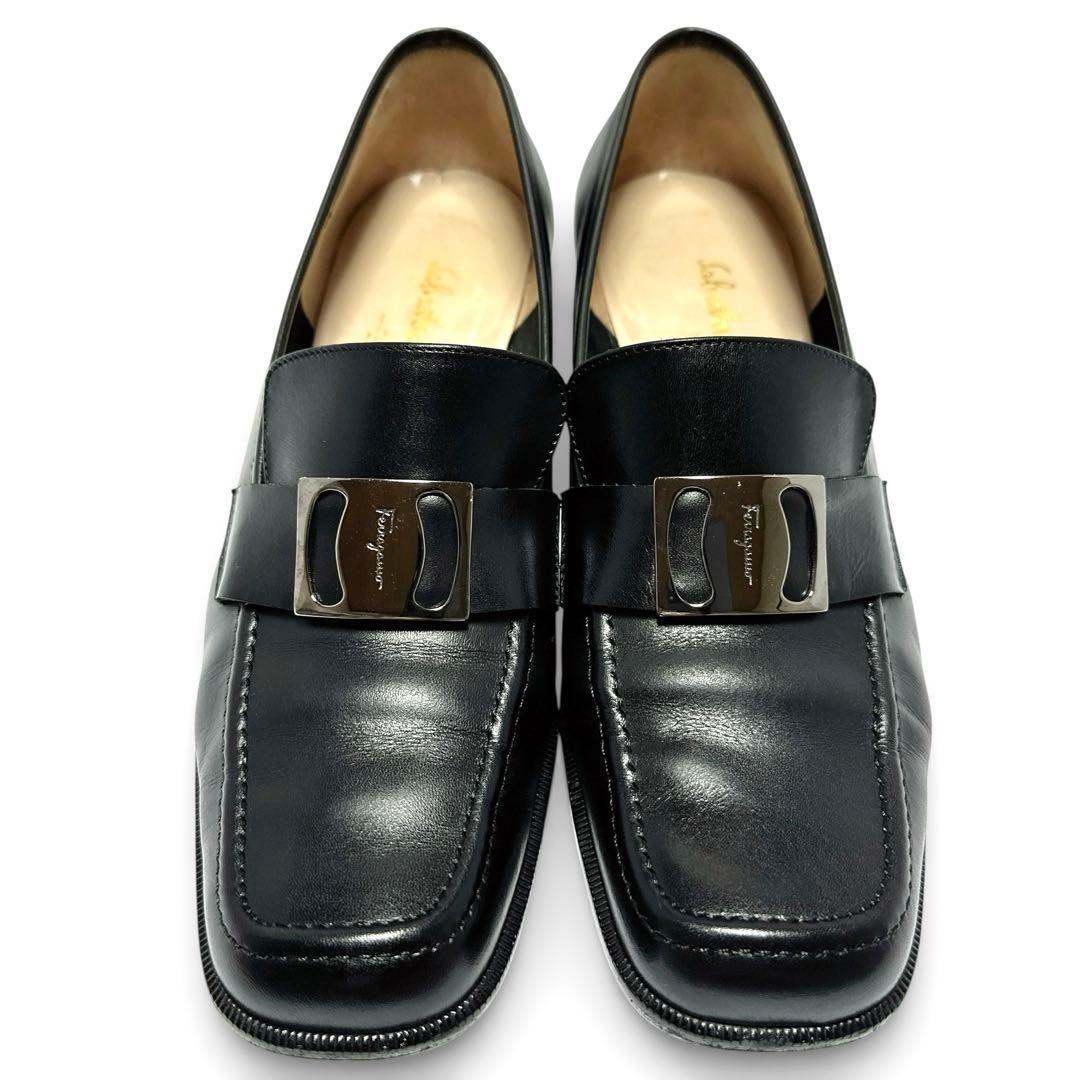 極美品✨フェラガモ 7C 約24㎝ ヴァラ レザー ローファー パンプス 黒