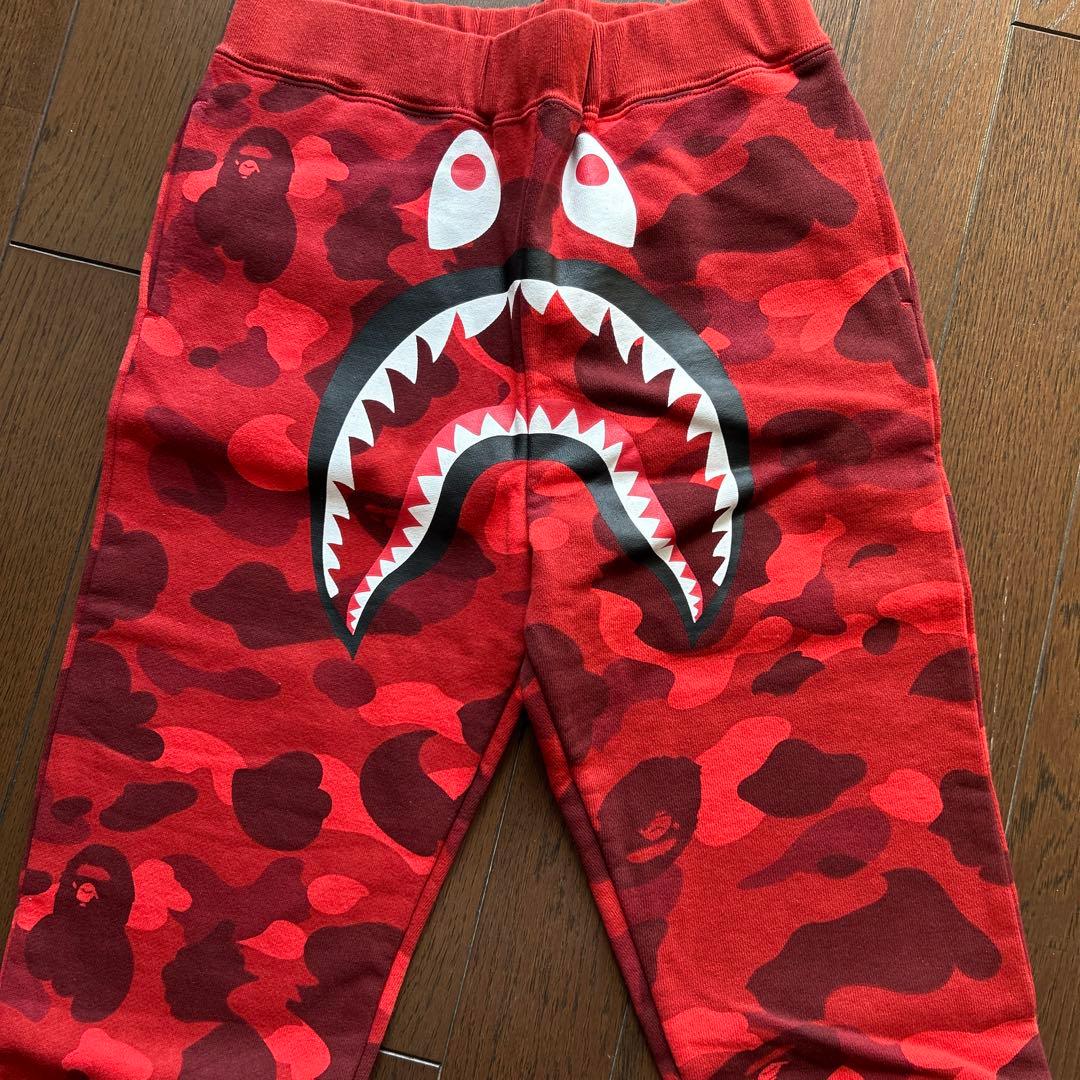 新品・BAPE KIDS レッド迷彩 シャークショートパンツ 130cm正規品