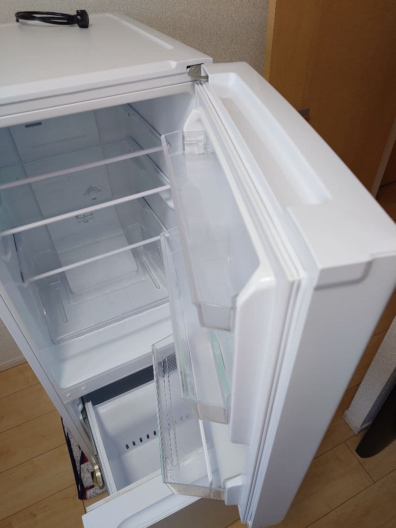 YAMADA ノンフロン冷凍冷蔵庫 YRZ-F15G1 - メルカリ