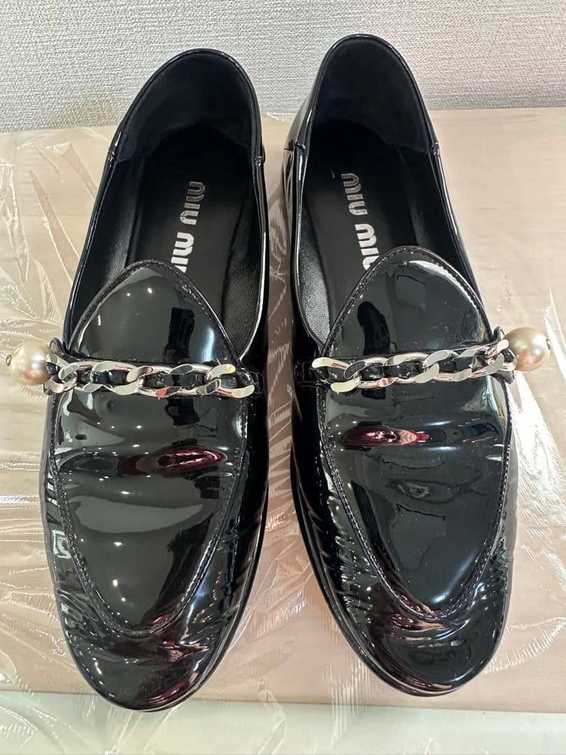 miu miu パール付きローファー MIU MIU/ミュウミュウ通販 | ブラッシュドレザー ローファー【送料無料