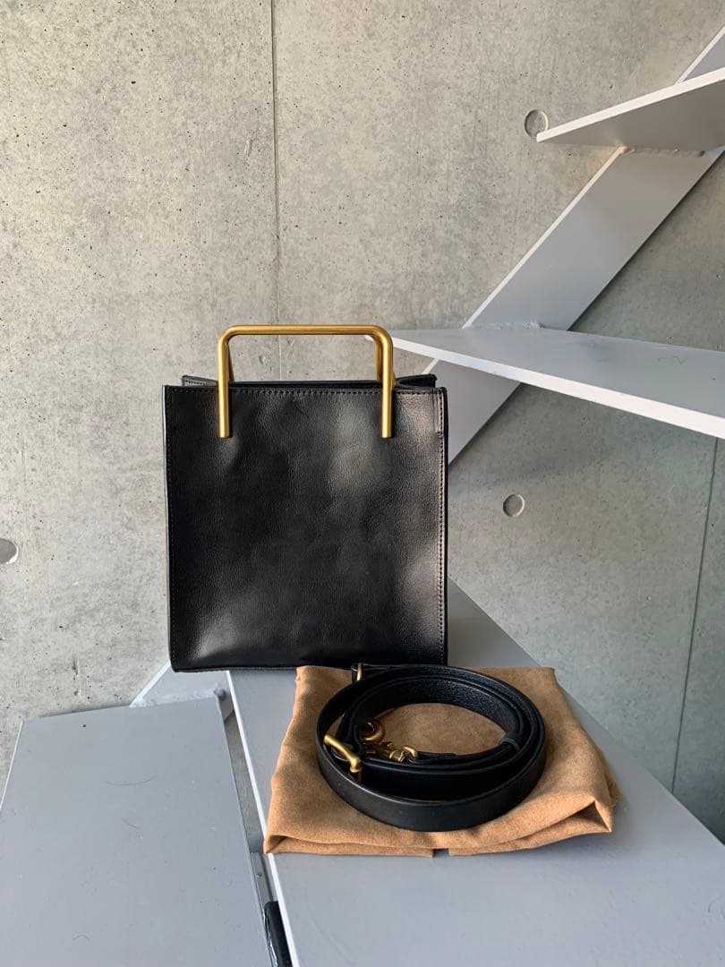 emma aura gold handle bag - メルカリ