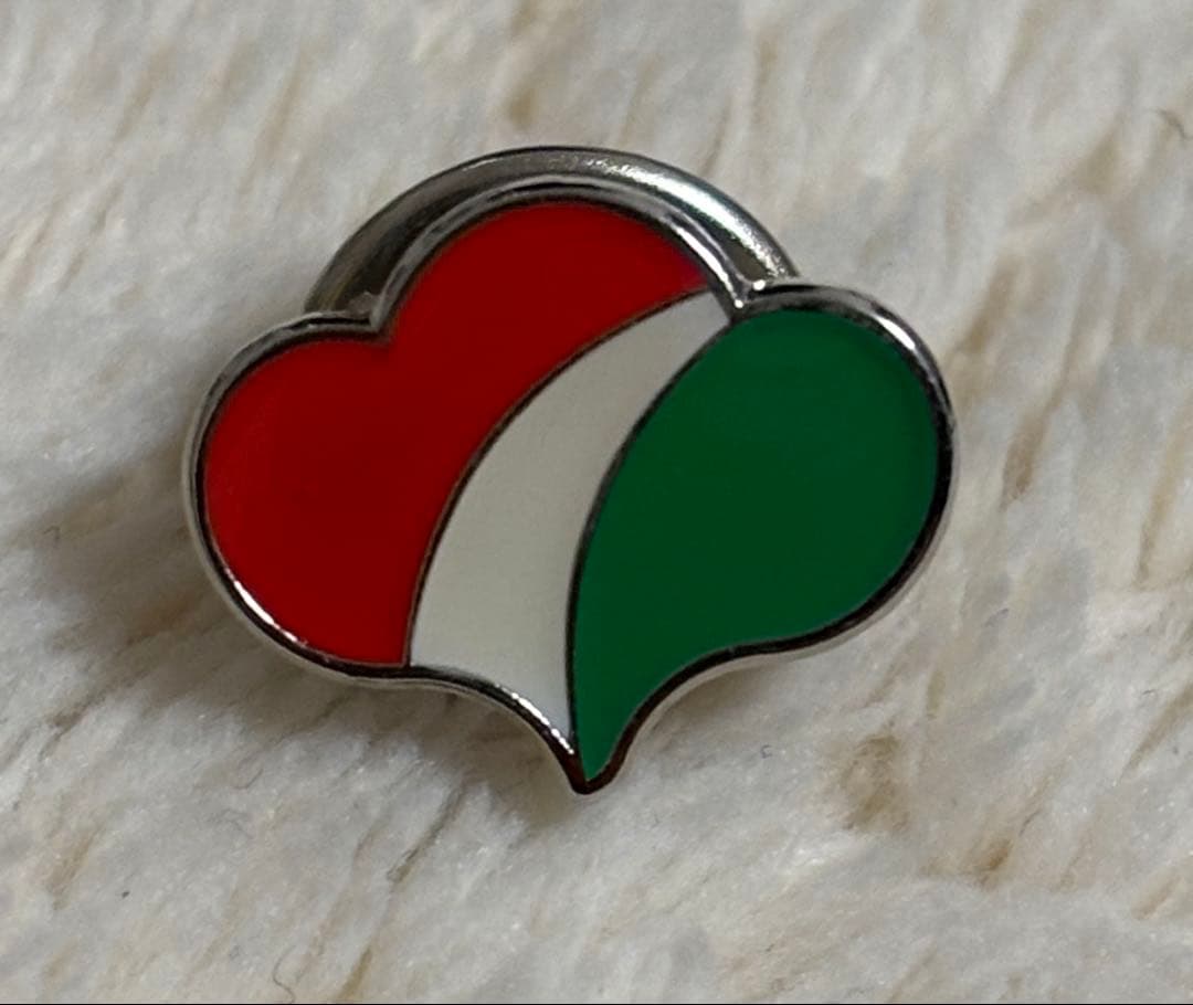 ハンガリーパビリオン ピンバッジ 非売品 大阪関西万博 - メルカリ