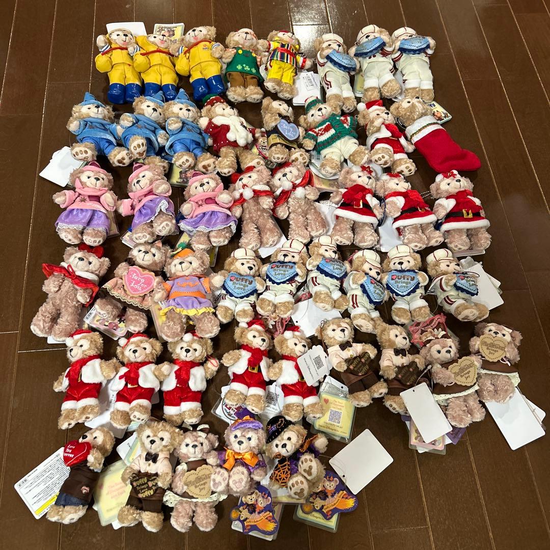 新品タグ付き】 ダッフィー シェリーメイ ぬいぐるみバッジ ストラップ