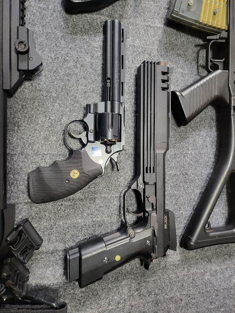 電動エアガン、ガスブローバック、インテリア雑貨※機能保証無しの