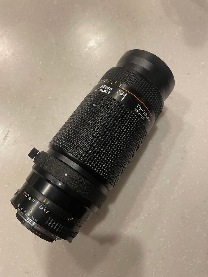 Nikon 75-300mm f/4.5-5.6 ズームレンズ