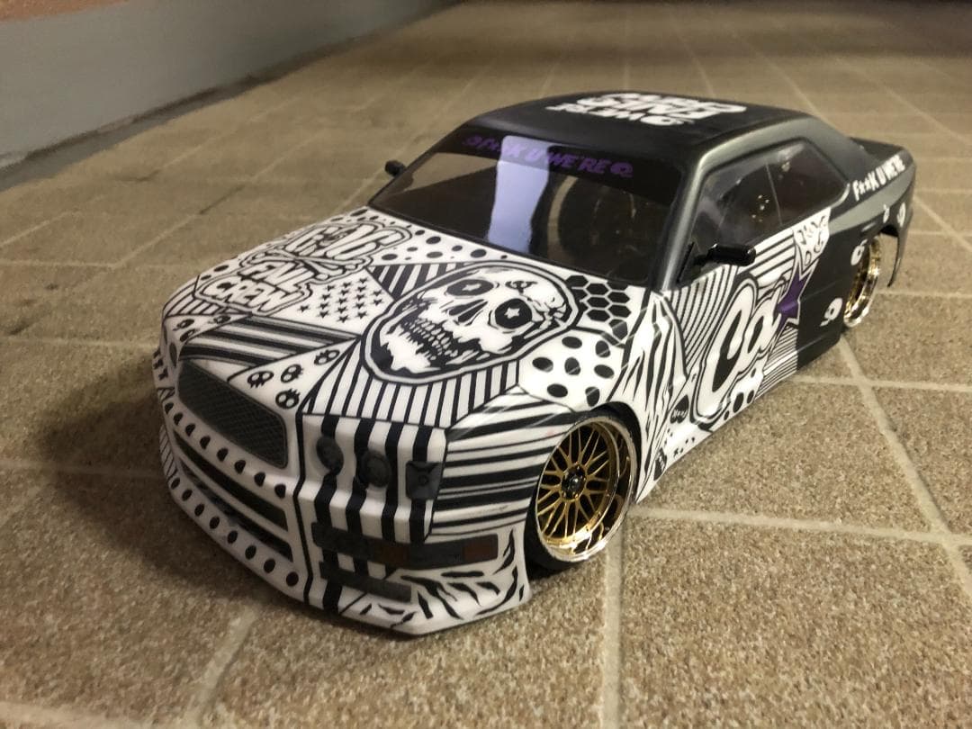 ラジコンボディー Y33グロリア FAIL CREW仕様 1/10 YD-2等に - メルカリ