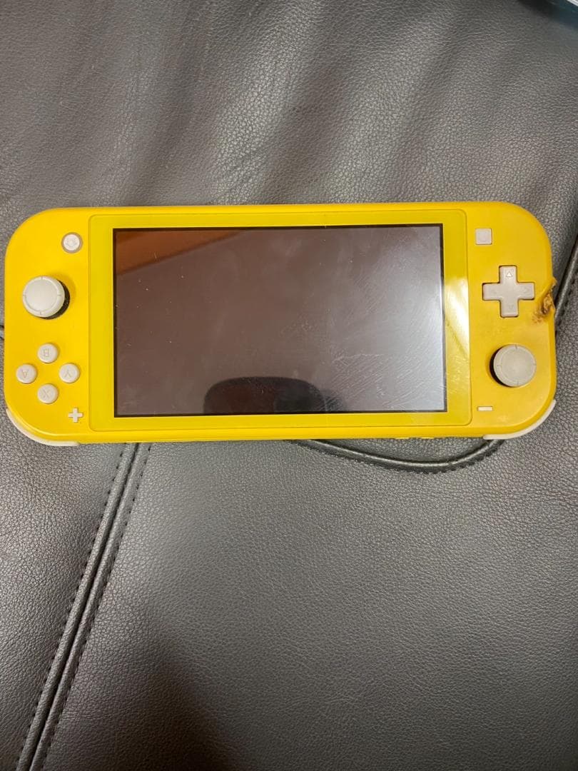 Nintendo Switch Lite イエロー 焦げ跡あり 液晶に横線が入るようになったNintendo Switch Liteの修理依頼 | 【最