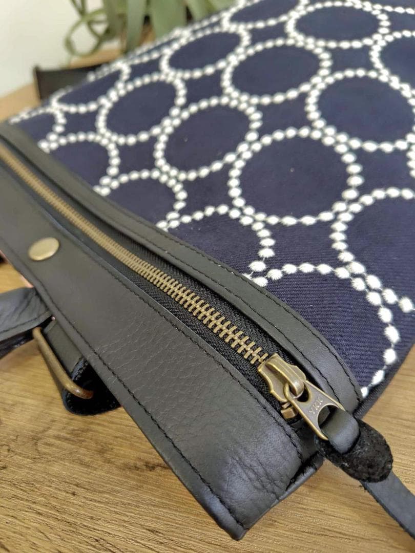 やま様】/2025tambourineタンバリンネイビー×白/牛革A4トー