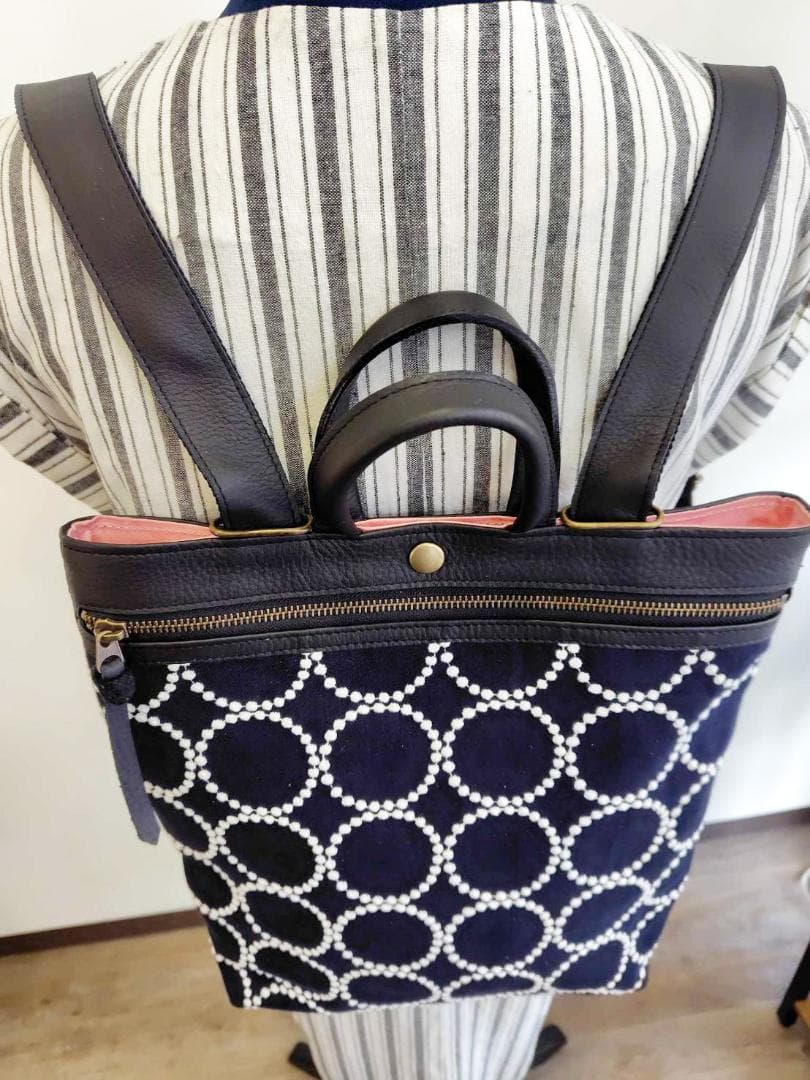 やま様】/2025tambourineタンバリンネイビー×白/牛革A4トー