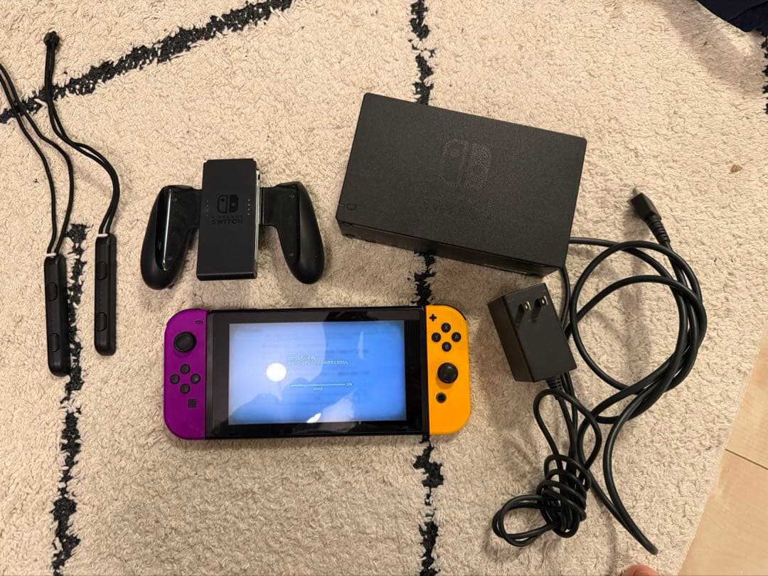 Nintendo Switch 本体 紫とオレンジ Joy-Con Amazon.com: Nintendo Neon Purple/Neon Orange Joy-Con (L-R