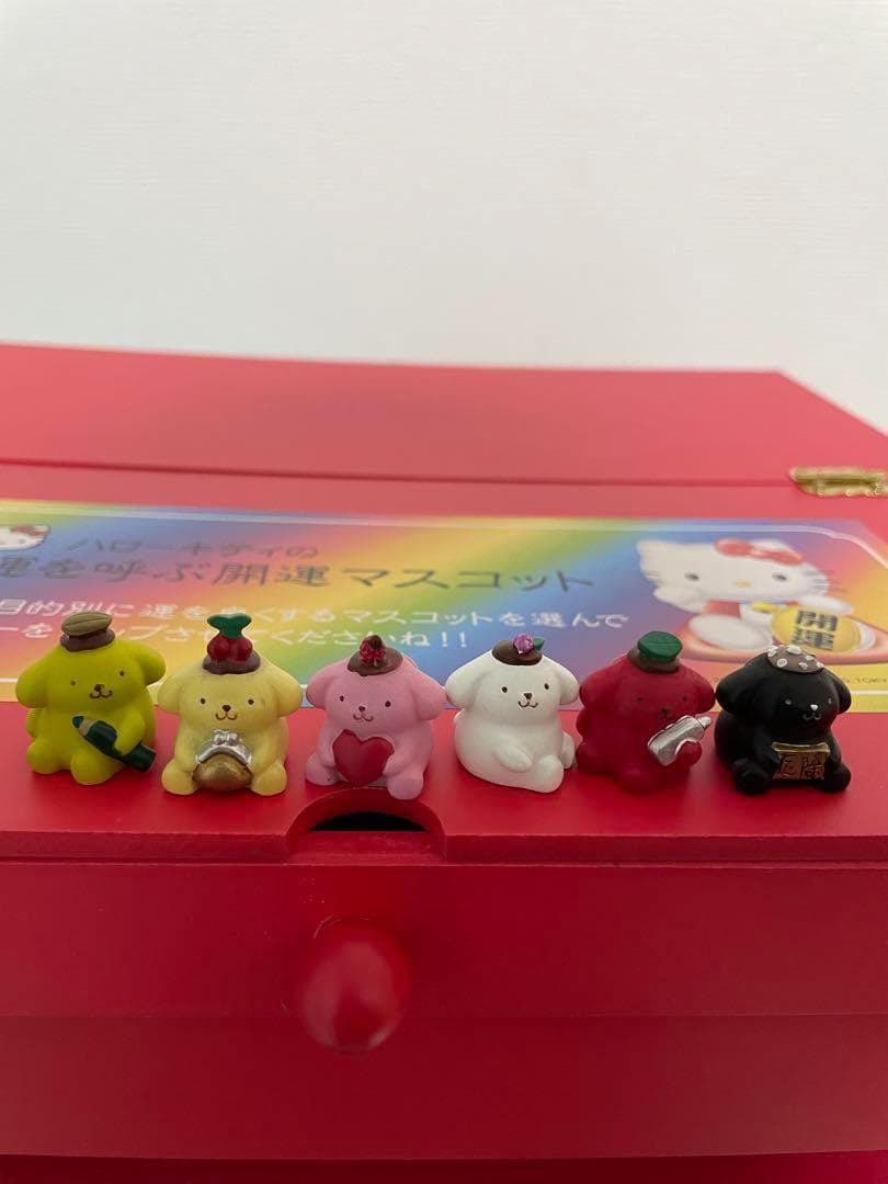 新品 ケース付き サンリオ ハローキティの幸運を呼ぶ開運マスコット 360個