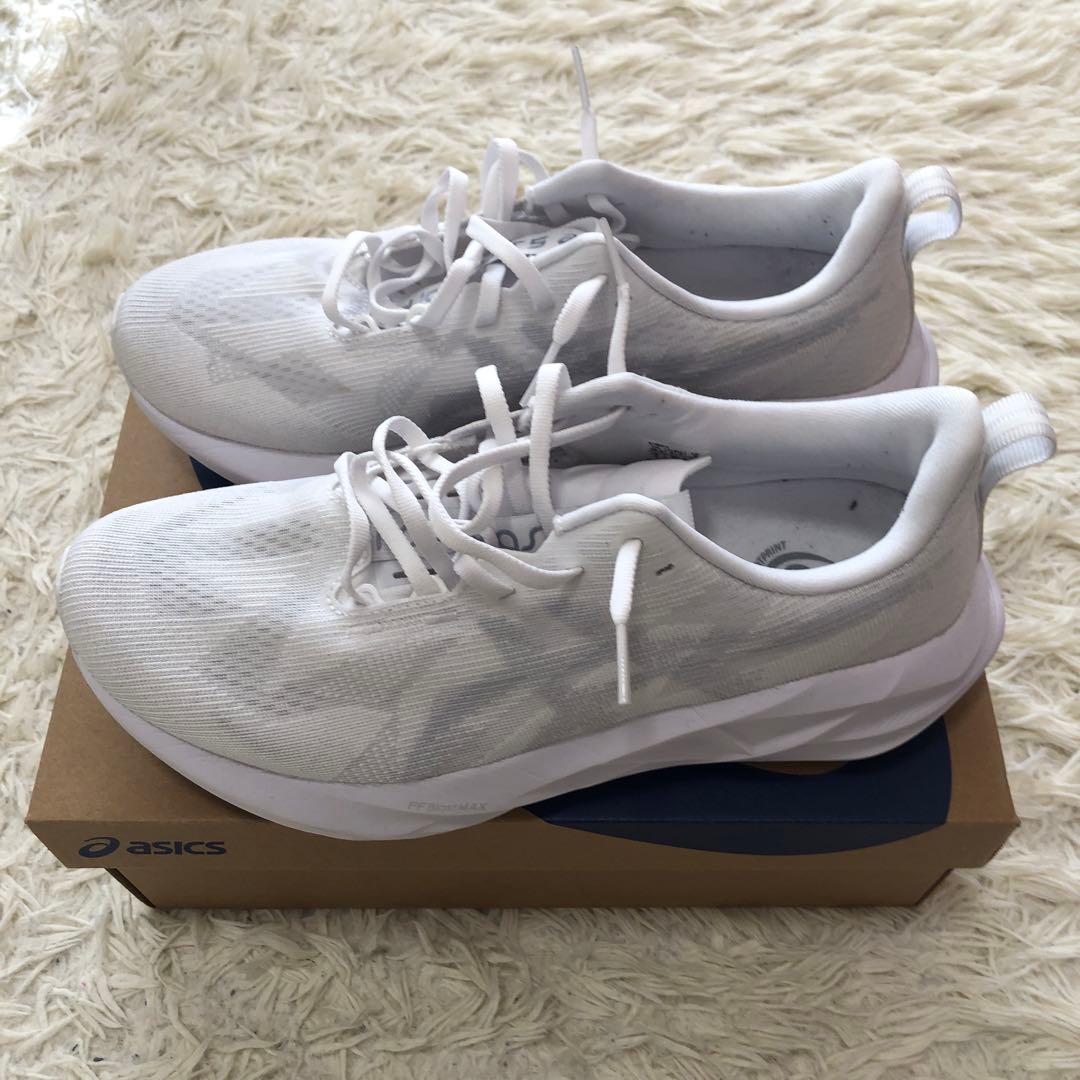 【美品】アシックスASICS NOVABLAST5 ホワイト 26.0cm