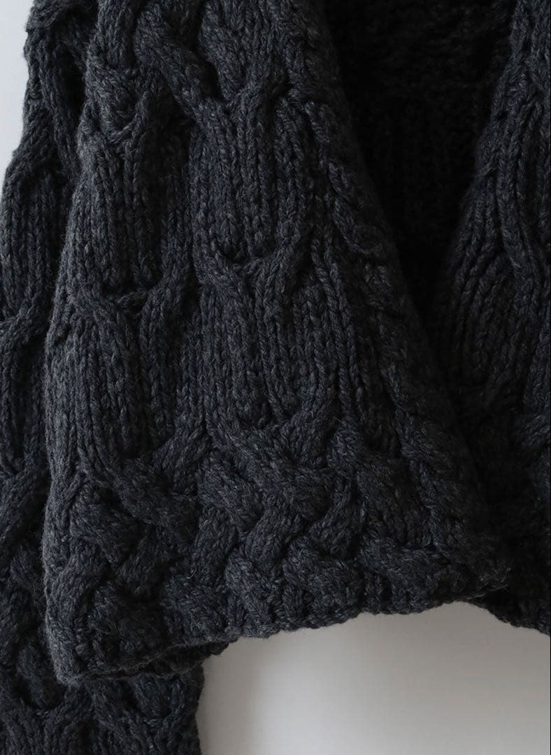 HER. 未使用 ハンドニットカーディガン チャコール エトレ - メルカリ