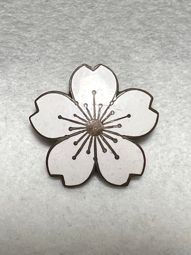 戦前　跡見学園の校章バッチ　園学見跡　逆文字 校章 | 学校紹介 | 跡見学園中学校高等学校