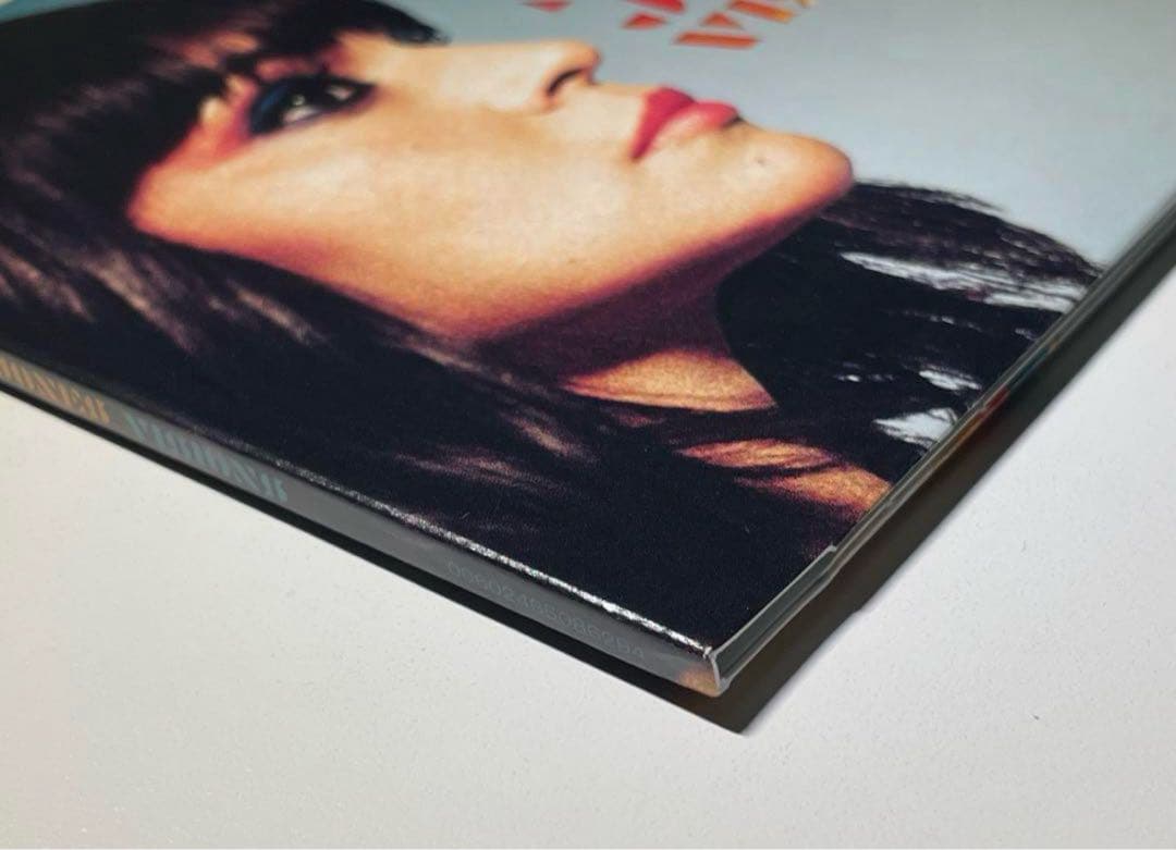 オフィシャル直筆サイン Norah Jones / Visions - メルカリ