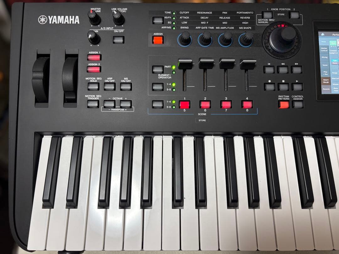 Yamaha MODX6+ シンセサイザー