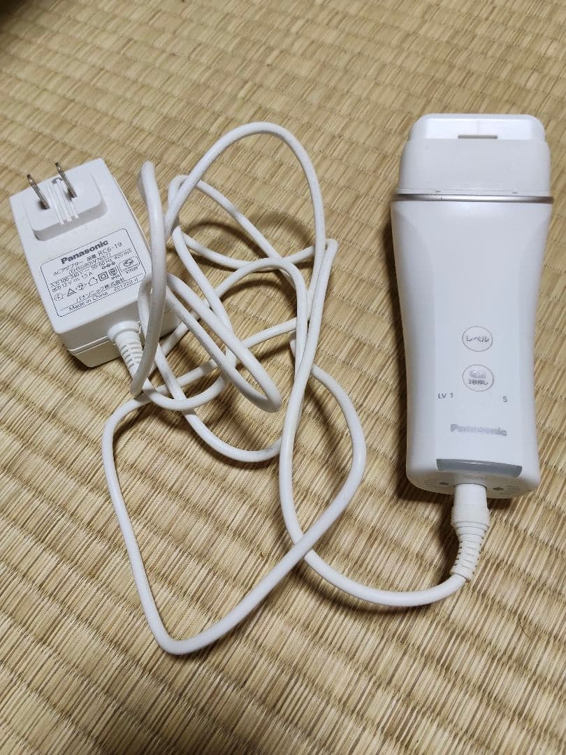 12/13まで出品】Panasonic ES-WH77 脱毛器 - メルカリ