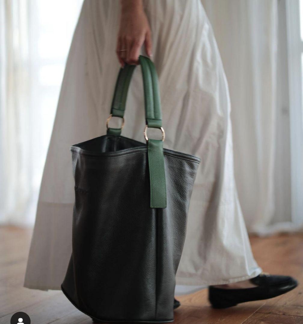 ヒンクヌンクHINC NUNC ショルダーバッグ - メルカリ