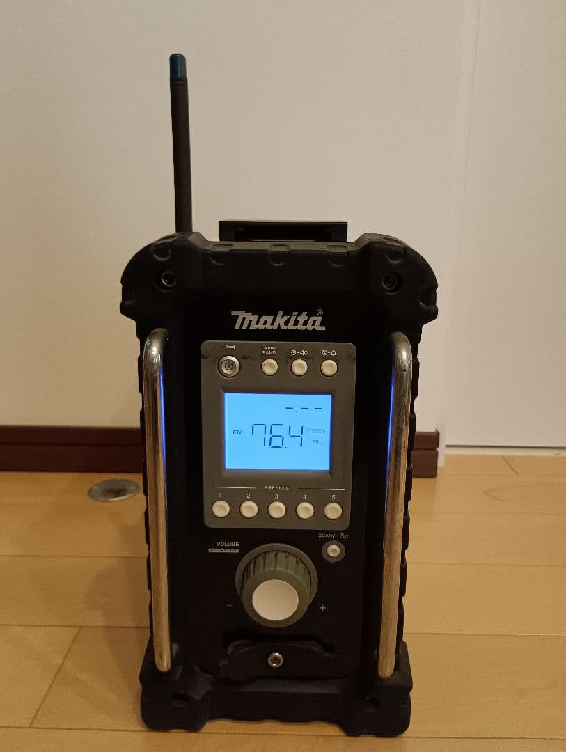 Makita マキタ ラジオ MR100 - メルカリ