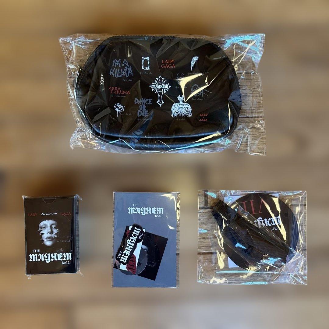 レディガガ VIP席(シルバー) 限定グッズ - メルカリ