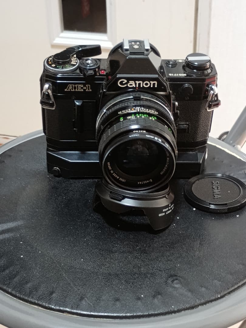 Canon AE-1 フィルム一眼レフカメラ Amazon | Canon AE-1 35mmフィルムカメラ 50mm 1:1.8レンズ付き