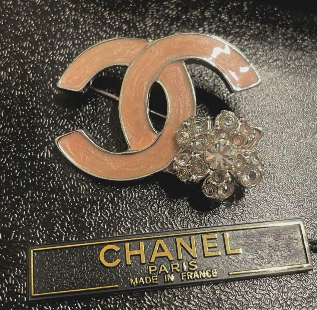 新品未使用級美品 CHANEL シャネル ブローチココマーク ピンク フラワー ☆大人気☆【CHANEL】ブローチ ロボット ピンク ココマーク (CHANEL