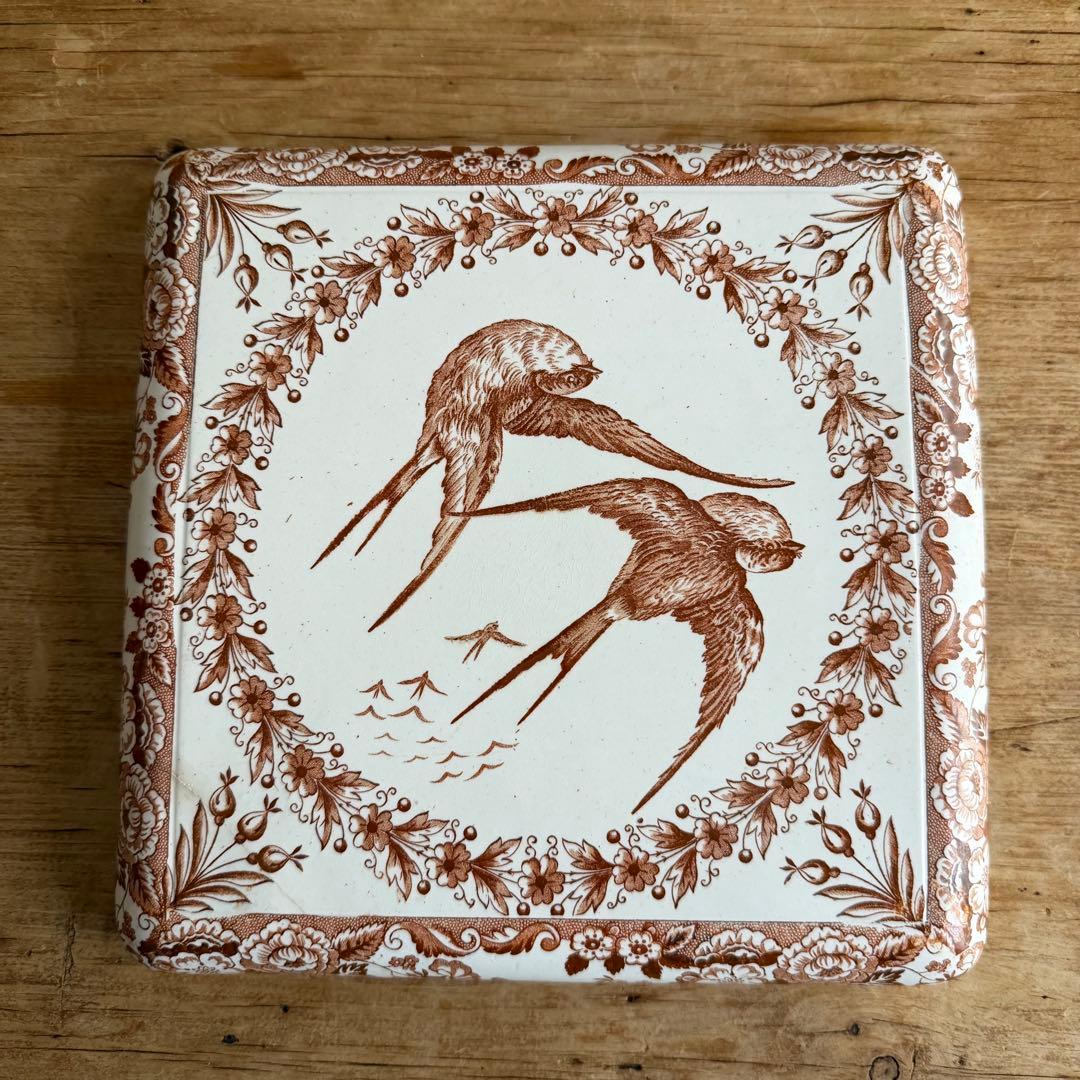 LONGWY フランスアンティーク ツバメ 鍋敷き 補修歴あり アンティーク タイル ツバメ HIRONDELLES フランス ロンウィー製