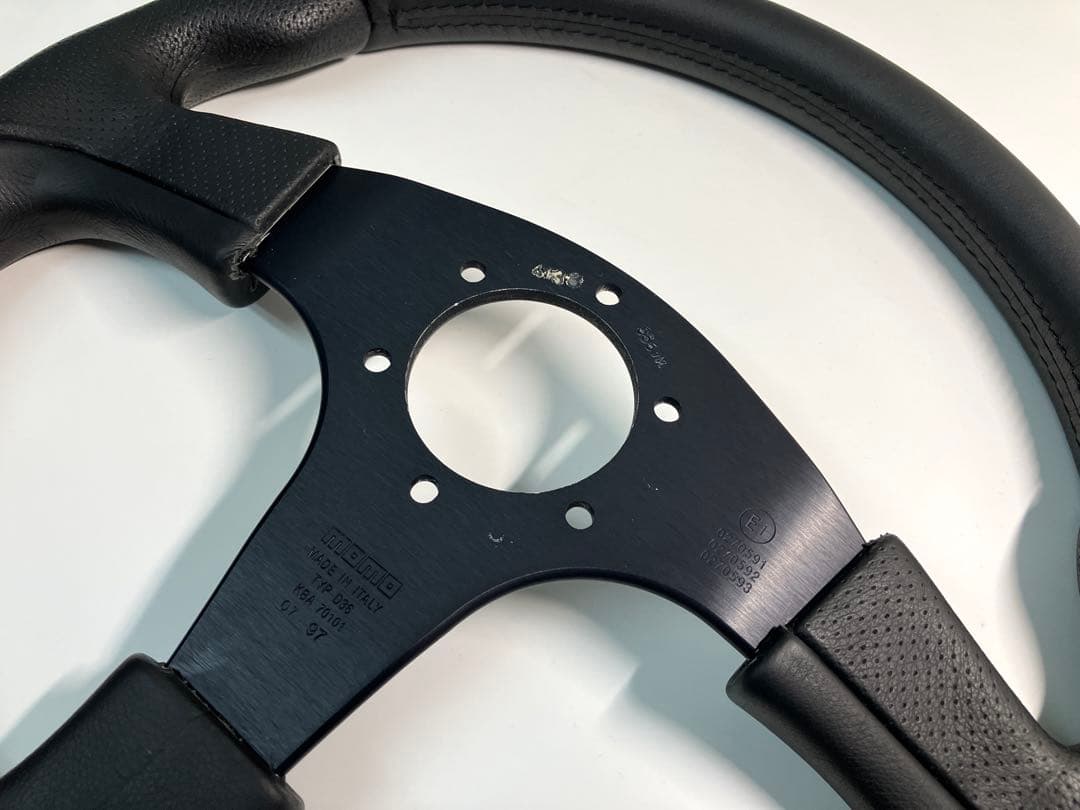 モモ MOMO ステアリング36cm/NARDI/ナルディ/ホーンボタン無し - メルカリ