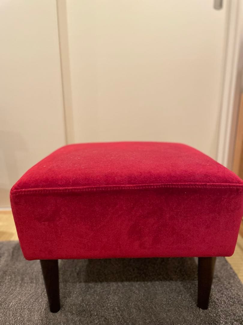 ビーカンパニー 赤 シングルソファ オットマン付き