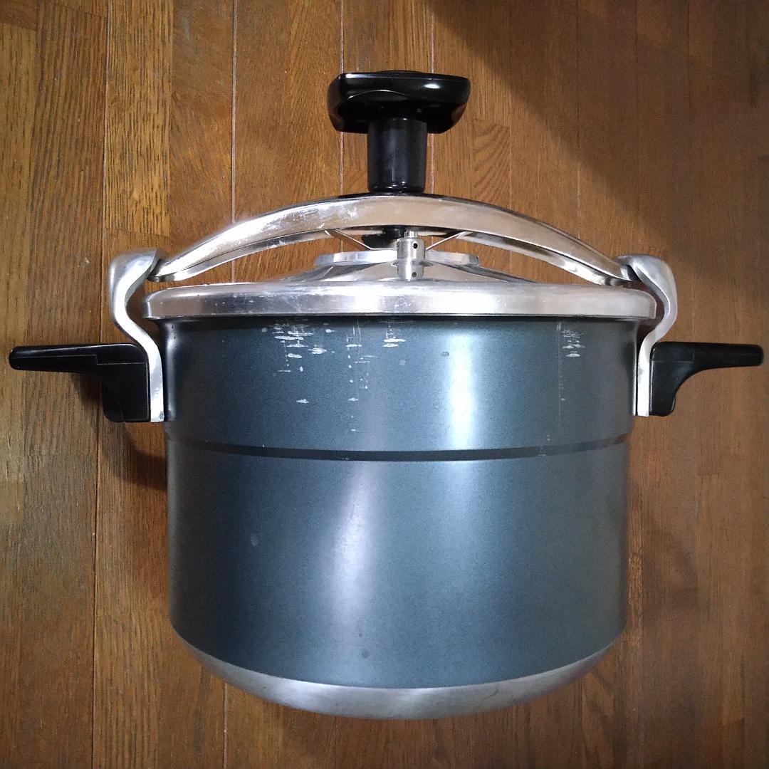 SEB セブ アルミ 両手 圧力鍋 フランス製 6L - メルカリ