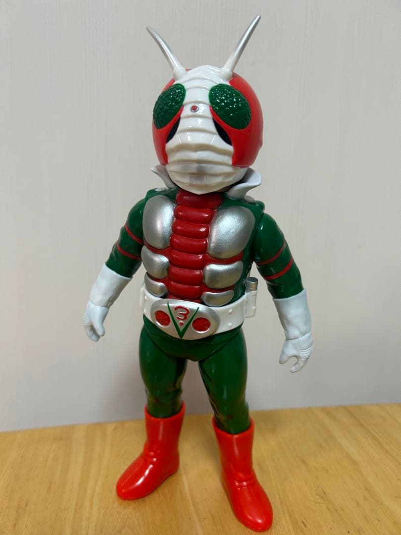 メディコム 東映レトロソフビ　仮面ライダーV 3（ビニールマフラー版） 楽天市場】仮面ライダーV3 (ビニールマフラー版) (仮面ライダーV3より