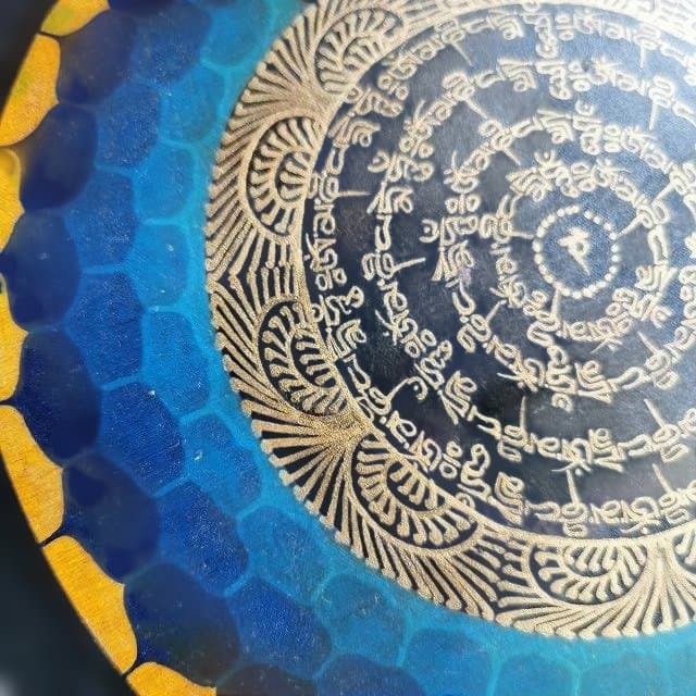 オンマニペメフム マントラ 曼荼羅 参 ： タンカ 仏画 - メルカリ