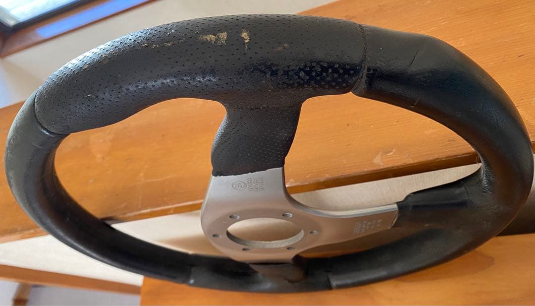 MOMO ステアリング（TYP D35) - メルカリ